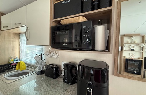 Crowle House | Andrea’s 7 Lakes Retreat static rentalnn7 Lakes Country Park Crowle Lincolnshire