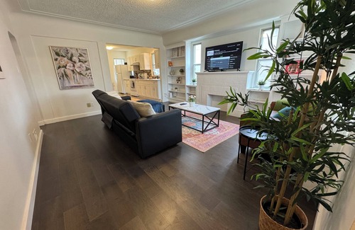 Southwest Edmonton House | Andy - 5-Bdrm Gem: Prime Location & Pet-Friendly