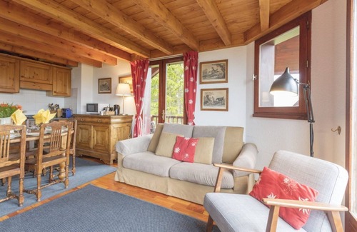 Montgenevre Apartment | Angélique - traditional, Alpine duplex apartment for 6/8 people