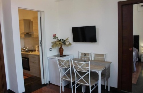 Genoa Apartment | Angelo's Lantern: 1 Bedroom Apartment