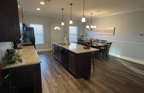 Hackberry House | Angler Sunrise.Luxury House on water