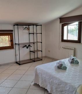Carbonia Apartment | Angolo di Natura - casa con giardino in Sardegna