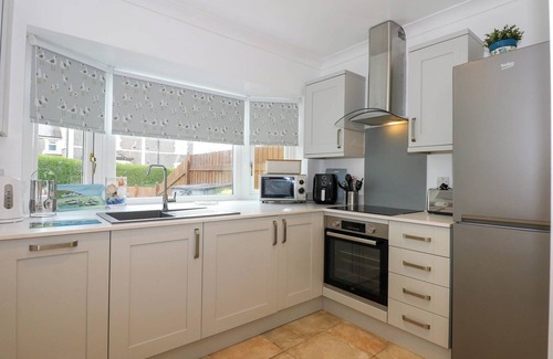 Abersoch House | ANGORFA BACH, pet friendly, country holiday cottage in Abersoch