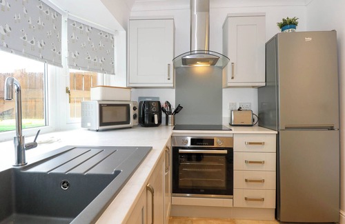 Abersoch House | ANGORFA BACH, pet friendly, country holiday cottage in Abersoch