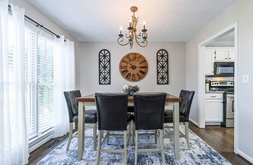 Cartersville House | Animal Friendly 3BR Stylish Escape, Near LakePoint