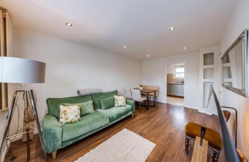 St. George's Apartment | Anisa's place in Camden