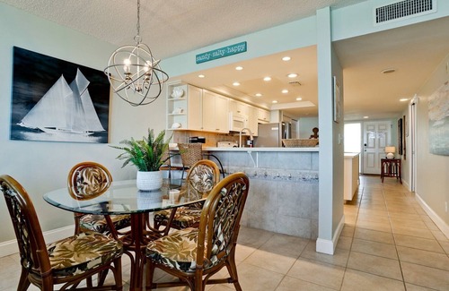Bradenton Beach Condo | Anna Maria Island Club 38, Condo 2 Bedroom/2 Bath ocean view, maximum.