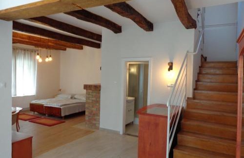 Vonyarcvashegy Villa | Anna Villa