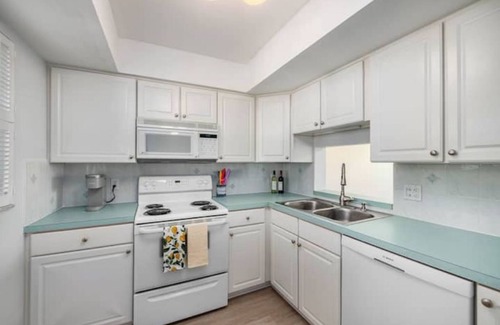 Seminole Condo | Annabelle's Intracoastal Condo 2 Bed/2 bath