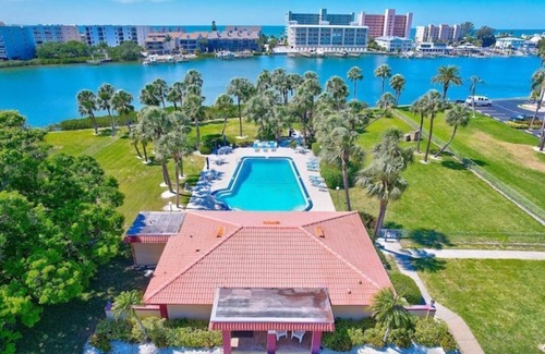 Seminole Condo | Annabelle's Intracoastal Condo 2 Bed/2 bath