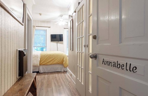 Stratford Apartment | Annabelle Stone Maiden Inn