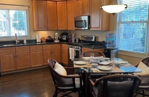 Annapolis House | Annapolis gem with beautiful outdoor dining! Near U.S. Naval Academy