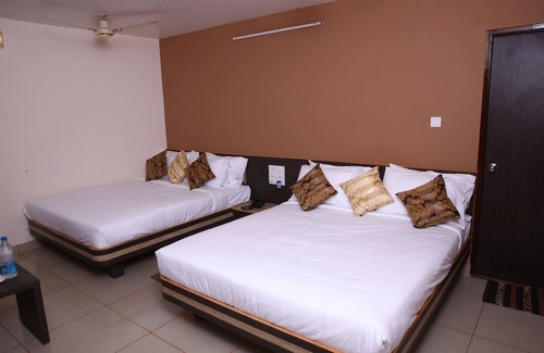 Kadur Hotel | Annapoorna Castle