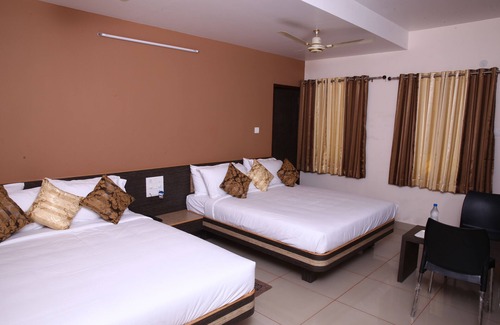 Kadur Hotel | Annapoorna Castle