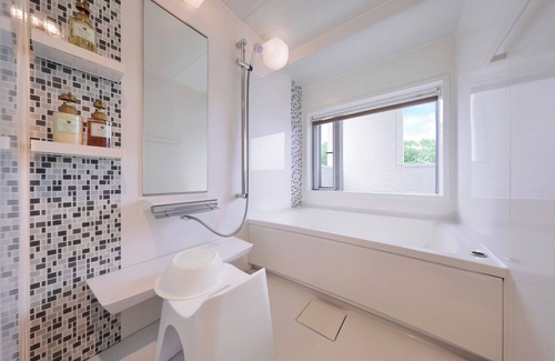Shirahama Hotel | Annex | Yuunagi Fully equipped kitchen JapaneseWestern style room with twin beds Stairs avail/Nishimuro-gun Wakayama