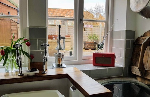 Sheringham Cottage | Annie's, Sheringham - a delightful cottage, oozing character and charm. Pet friendly.