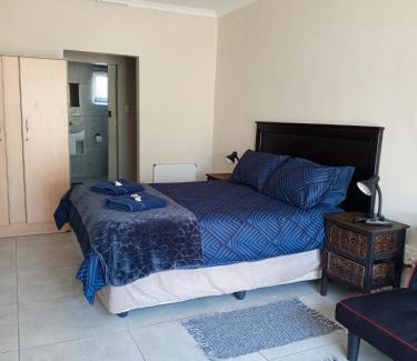 Emfuleni House | Annies Overnight