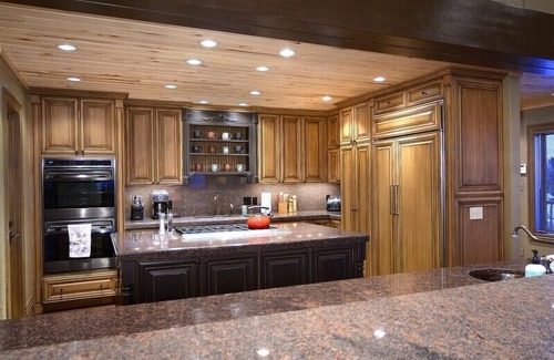 Crested Butte House | Anthracite Lodge/Ski-in Ski-out Luxury with Incredible Views! Hot Tub! Garage!