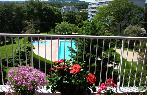 Antibes Apartment | Antibes nice 3 rooms, clear and bright, beautiful sea view and swimming pool
