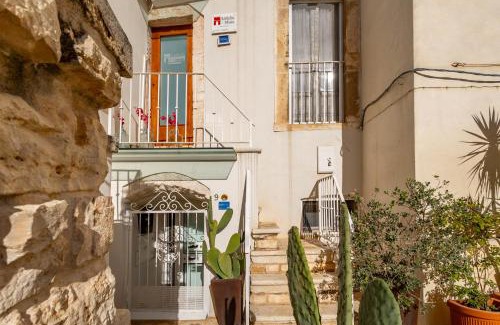 Turi Apartment | Antiche Mura Apartments"Cielo di Puglia" -2 matrimoniali, cucina e terrazzo
