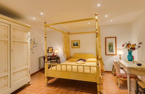 Poggiarello Apartment | Antico Borgo San Lorenzo-Alloro by Interhome