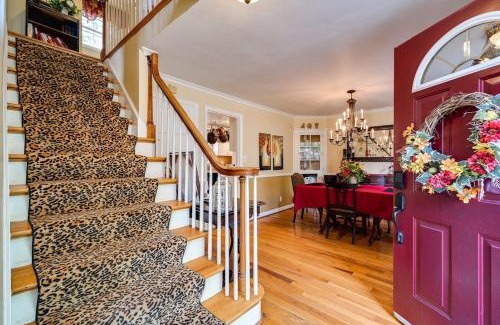 Kettering House | Antique Charm Cozy 3br Retreat W Private Patio