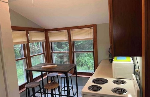 Orleans Cottage | Antique Cottage with King Bed, Kitchen, Bath, Private Yard & Path to Arey's Pond