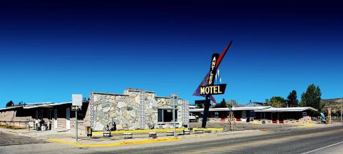 Frontier Hotel | Antler Motel