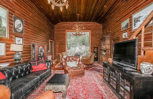 Guerneville House | Antler River Lodge