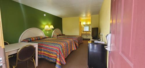 Cuero Hotel | Antlers Inn