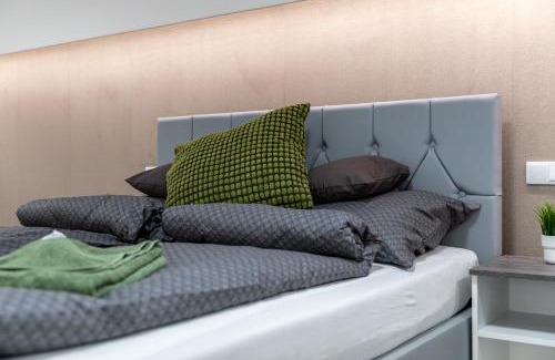 Palace District Apartment | Antonio Residence