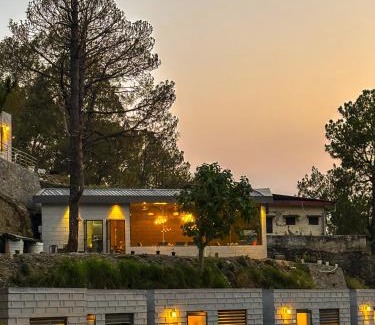 Lansdowne Hotel | Anupraas Resort