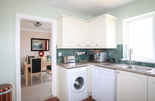 Moelfre House | ANWYLFA, pet friendly, country holiday cottage in Moelfre