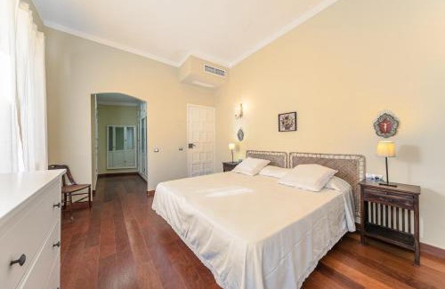 Santa Cruz Apartment | AoA Plaza Santa Marta