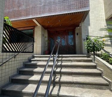 Balneario Paqueta Apartment | APÊ VISTA MAR, 20mts DA PRAIA, ESPAÇOSO E ACONCHEGANTE-56m2- WIFI- 1 DORM-ELEVADOR- 6 PESSOAS