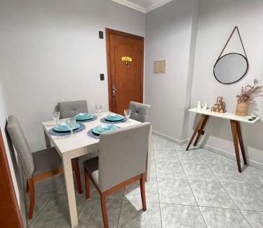 Balneario Paqueta Apartment | APÊ VISTA MAR, 20mts DA PRAIA, ESPAÇOSO E ACONCHEGANTE-56m2- WIFI- 1 DORM-ELEVADOR- 6 PESSOAS