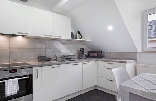 Muellheim Apartment | Apartment 'Mit 75qm' with Balcony and Wi-Fi