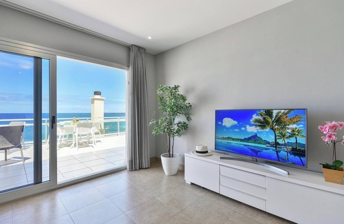 Las Palmas de Gran Canaria Apartment | Apartment over the sea Las Canteras MC by VillaGranCanaria