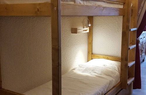 Val-Thorens Apartment | Apartment "skis on feet" with 4 beds fully equipped.