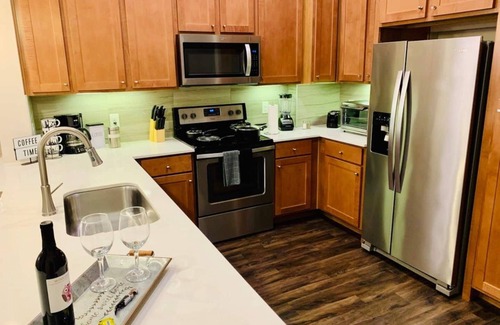 Central Business District Apartment | Apart Downtown 5min Stadium/Parks/Museum, 1 Bedroom, 1 Bath, FREE Parking, Wi-Fi