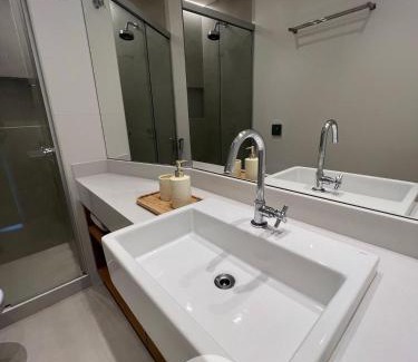 Leblon Apartment | Apart Hotel at the most prestigious neighbor in Rio de Janeiro, with daily cleaning included