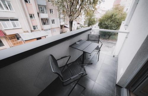 Lychakivskyi District Apartment | Apart-hotel Kostjukowski Apartments Nizhynska 17