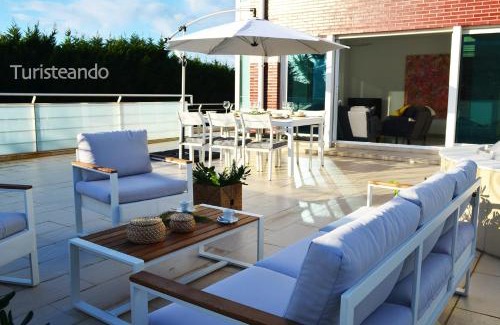San Vicente de la Barquera Apartment | Apartamento de lujo Aquarela - piscina climatizada y parking