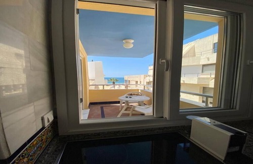 Rota Apartment | Apartamento 2 Dormitorios Playa DE LA Costilla. Solarium - Barbacoa Privado