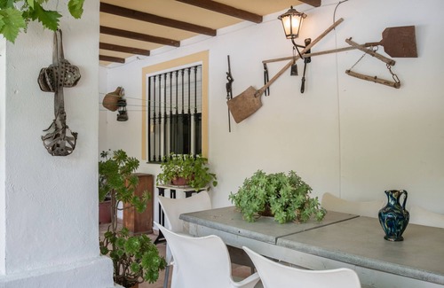 Arriate Apartment | "Apartamento Cantarrana 2" with mountain views, pool, Wi-Fi, and air conditioning
