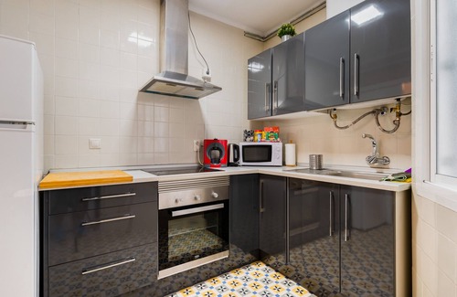 San Roque Apartment | Apartamento Cerca del Centro y de la Estación de Santa Justa a pie y Parking