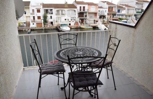 Empuriabrava Apartment | Apartamento con bonitas vistas al canal ref 337