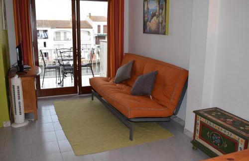 Empuriabrava Apartment | Apartamento con bonitas vistas al canal ref 337