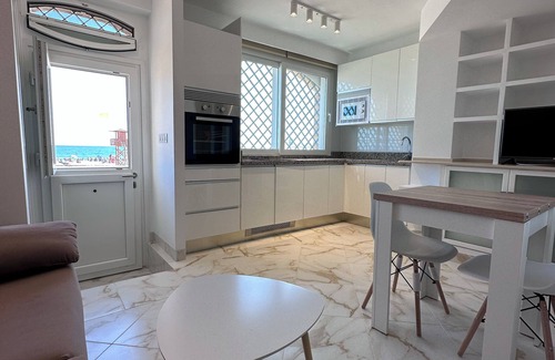 Rota Apartment | Apartamento con Jacuzzi a PIE de Playa , Zona LA Costilla , Centro