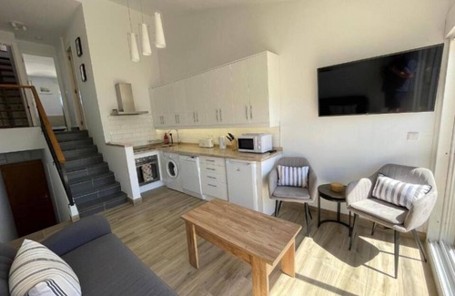 New Golden Mile Apartment | Apartamento de dos Dormitorios Reformado, en Primera Línea de Playa